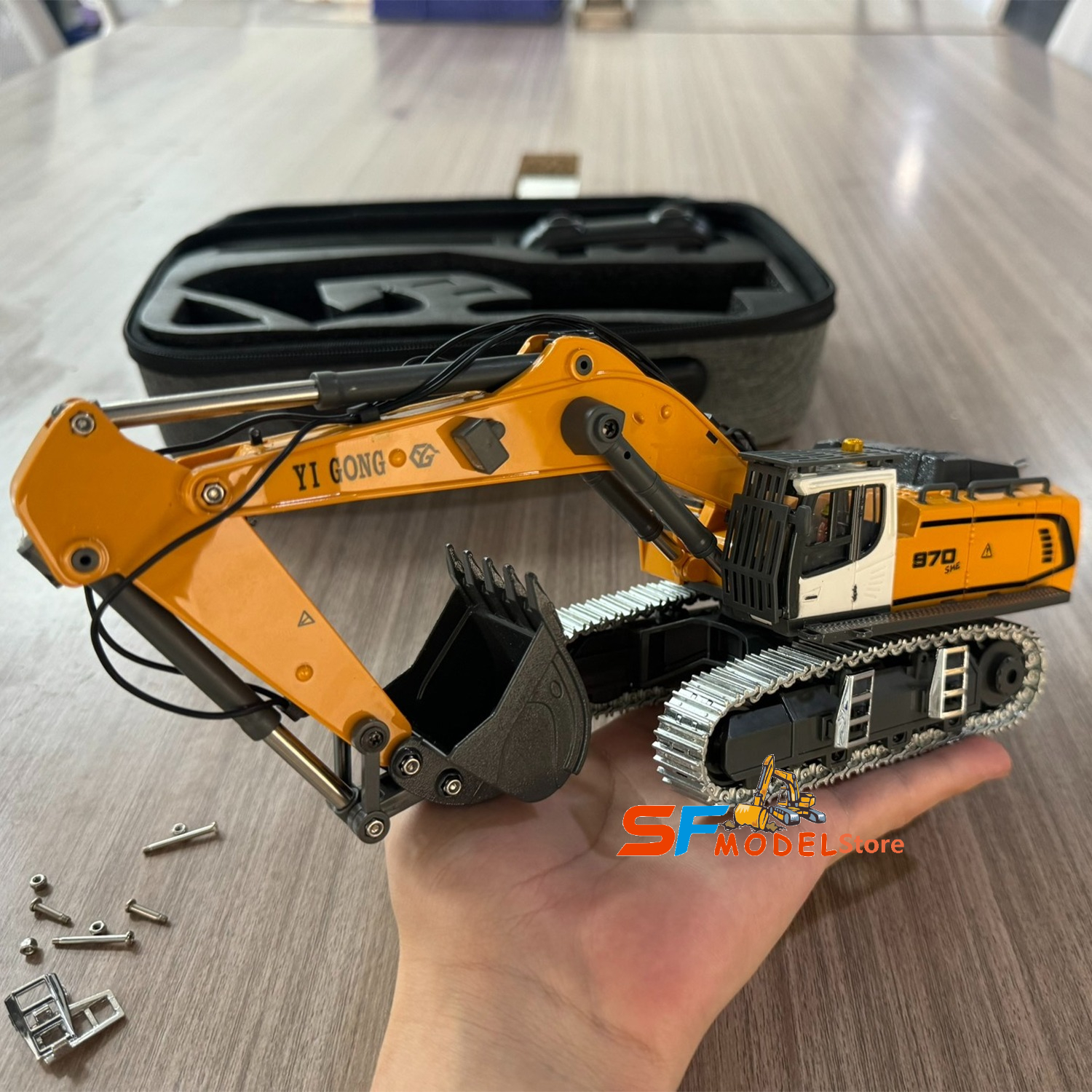 1/50 970 520 Mini RC Excavator - огляд і ціна Wired Pathway Light